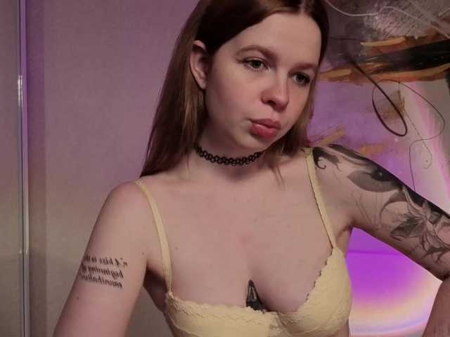 AliseKitt live webcam show