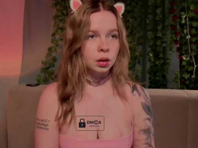 AliseKitt live webcam show