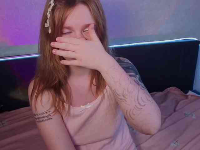AliseKitt webcam