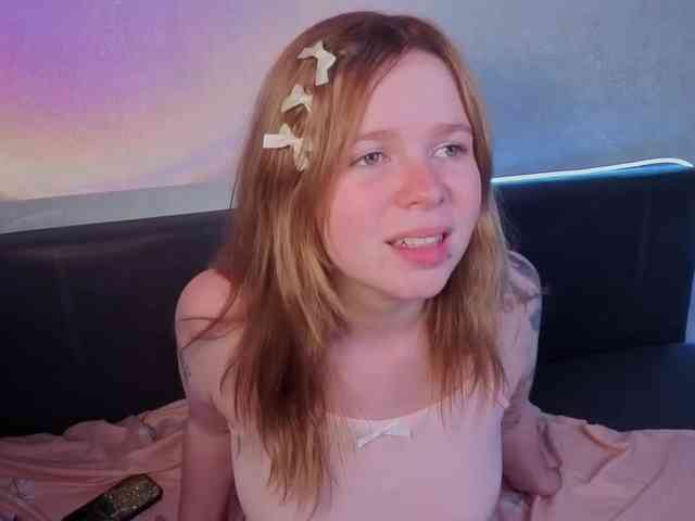 AliseKitt webcam