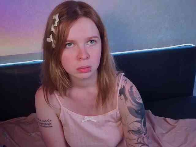 AliseKitt webcam