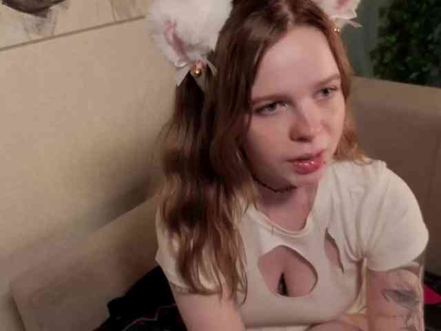 AliseKitt webcam
