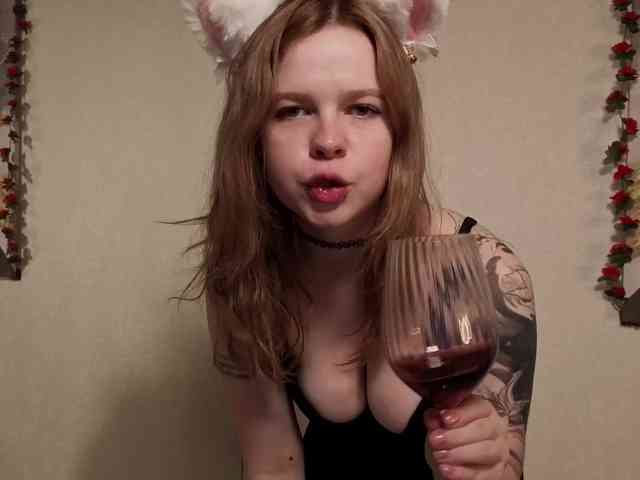 AliseKitt webcam