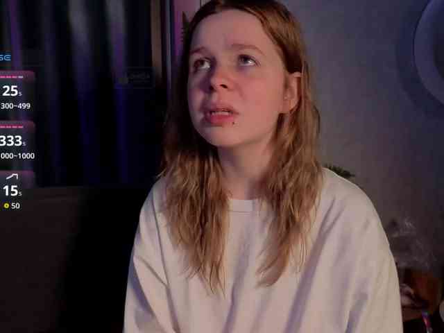 AliseKitt webcam