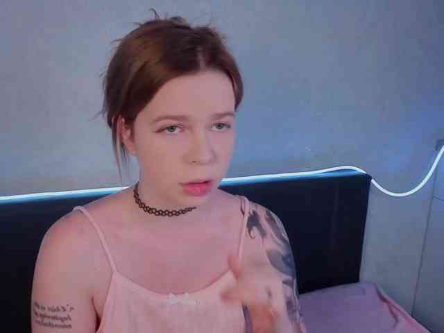 AliseKitt webcam