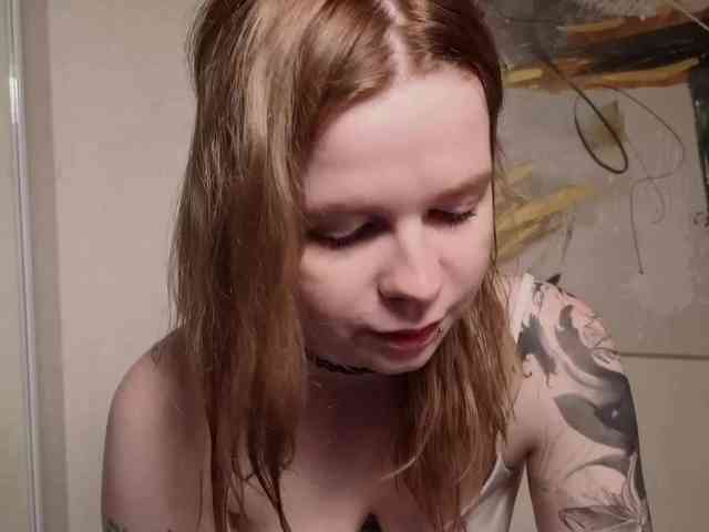 AliseKitt webcam