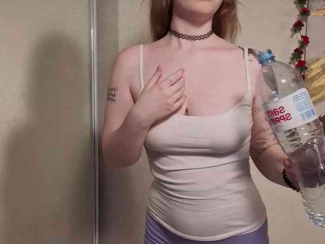 AliseKitt webcam