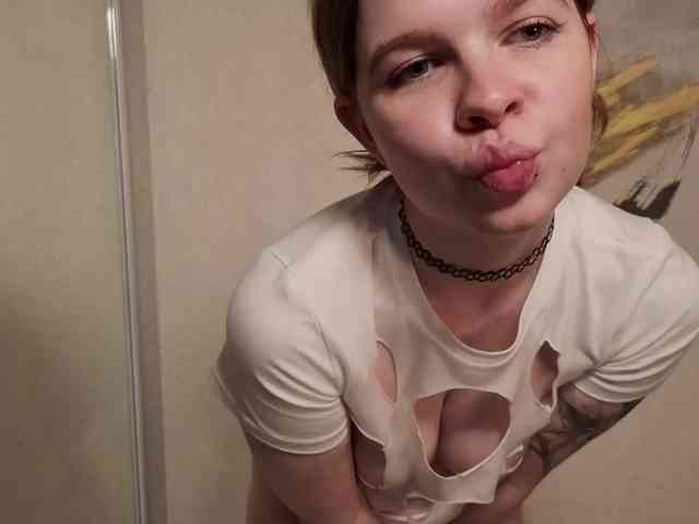 AliseKitt webcam