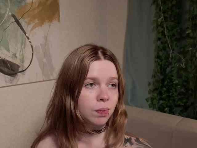 AliseKitt webcam