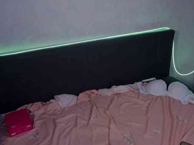 AliseKitt webcam