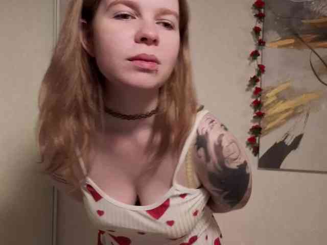 AliseKitt webcam