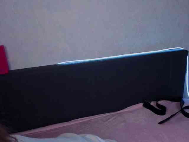 AliseKitt webcam