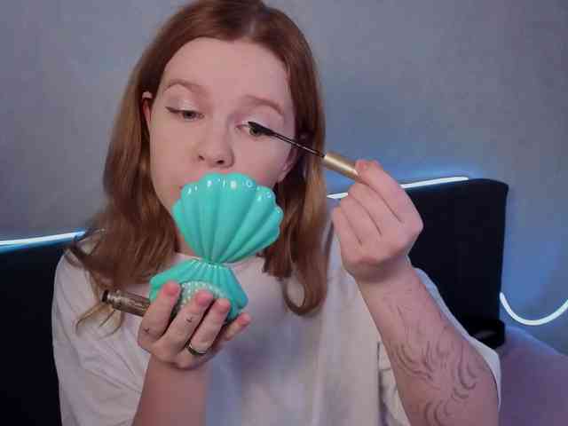 AliseKitt webcam