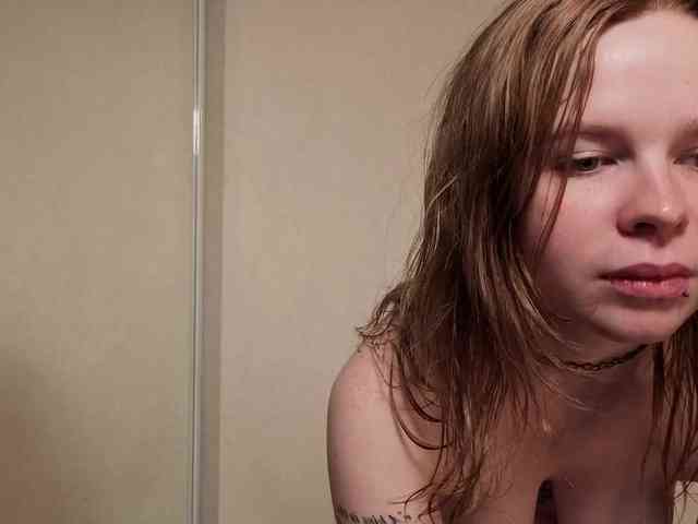 AliseKitt webcam
