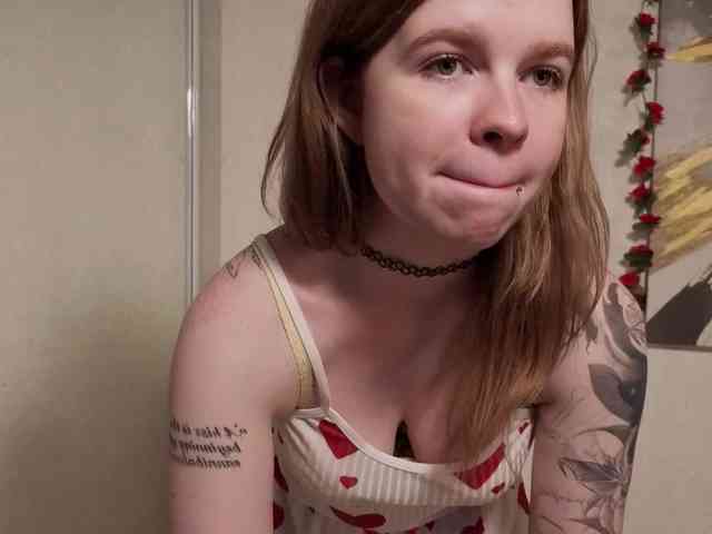 AliseKitt webcam