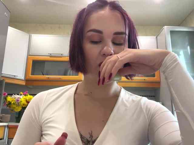 KayeDada webcam