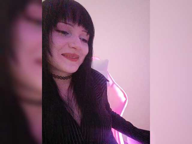 KRISTARI live cam on BongaCams