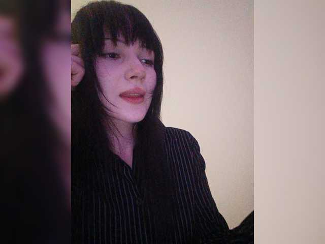 KRISTARI live cam on BongaCams
