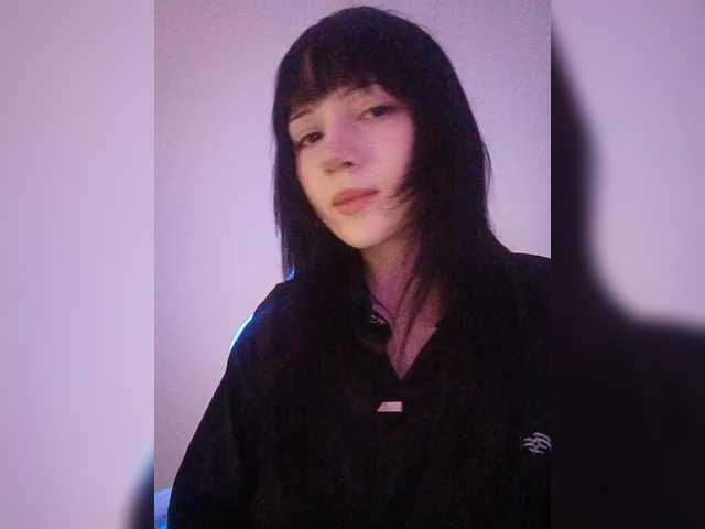 KRISTARI live cam on BongaCams