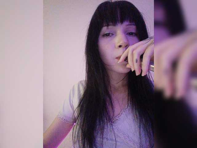 KRISTARI live cam on BongaCams