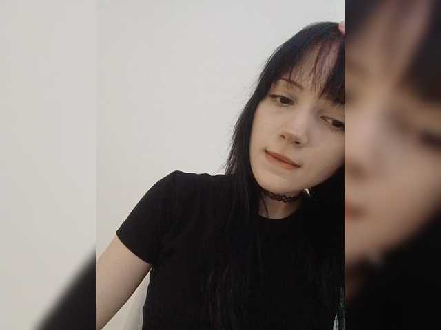 KRISTARI live cam on BongaCams