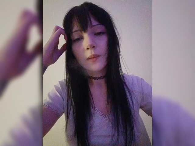 KRISTARI live cam on BongaCams