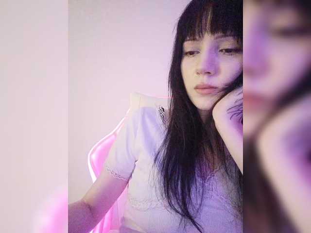 KRISTARI live cam on BongaCams
