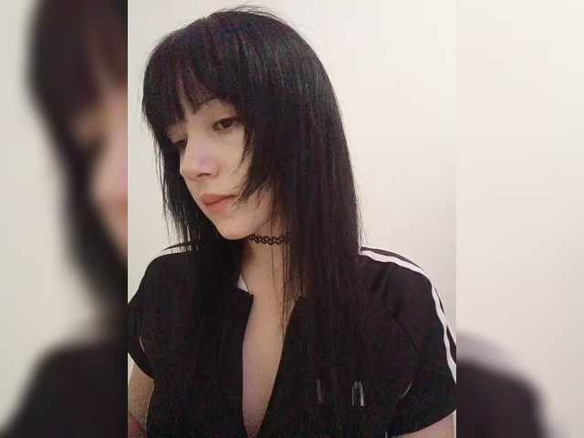 KRISTARI live cam on BongaCams