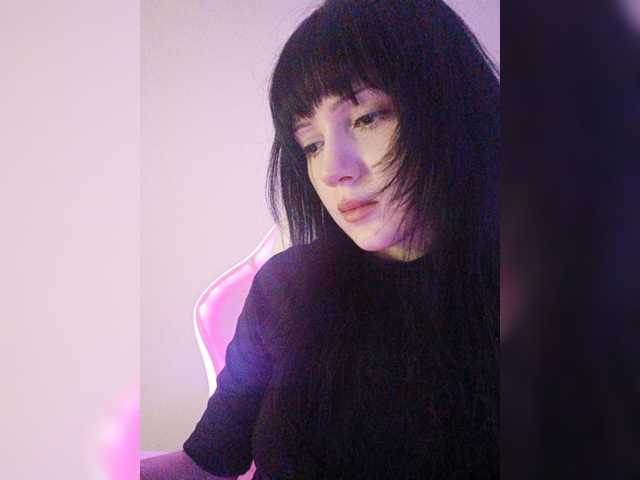 KRISTARI live cam on BongaCams