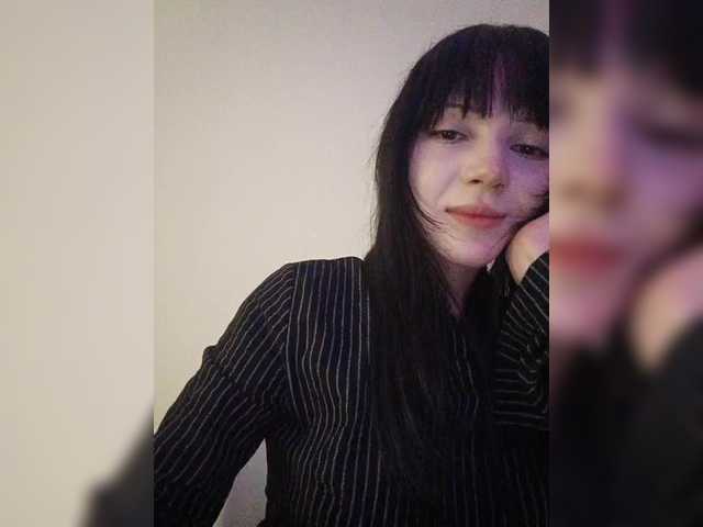 KRISTARI live cam on BongaCams