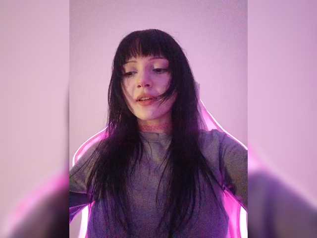KRISTARI live cam on BongaCams