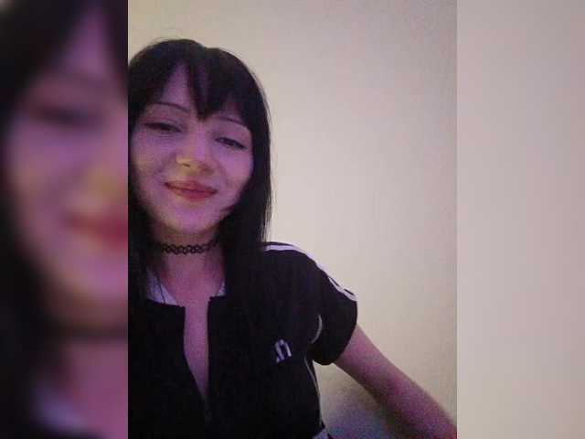 KRISTARI live cam on BongaCams