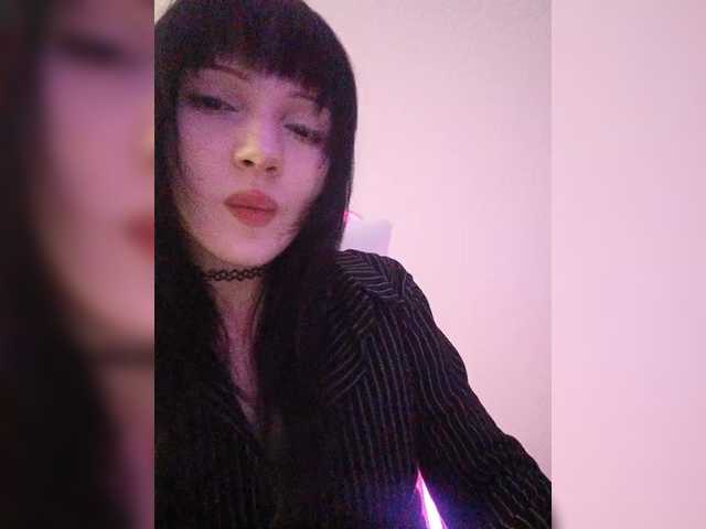 KRISTARI live cam on BongaCams