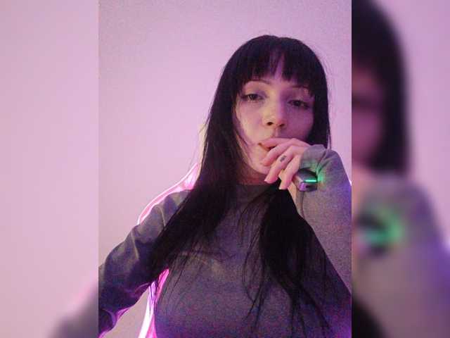 KRISTARI live cam on BongaCams