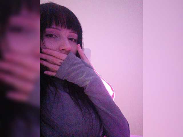 KRISTARI live cam on BongaCams