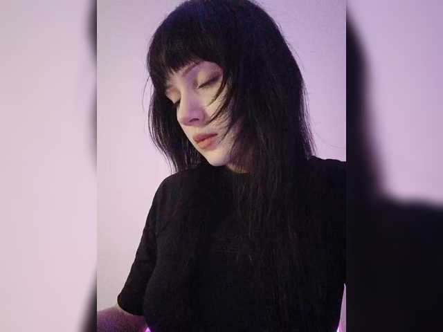 KRISTARI live cam on BongaCams