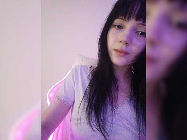 KRISTARI live cam on BongaCams