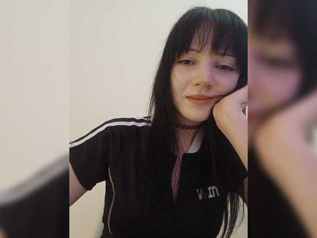 KRISTARI live cam on BongaCams