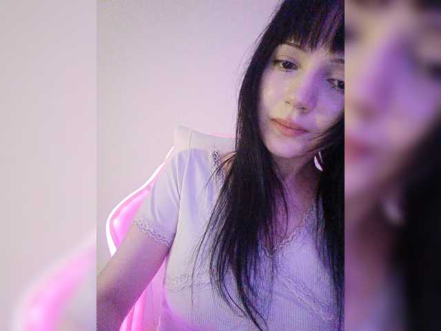 KRISTARI live cam on BongaCams