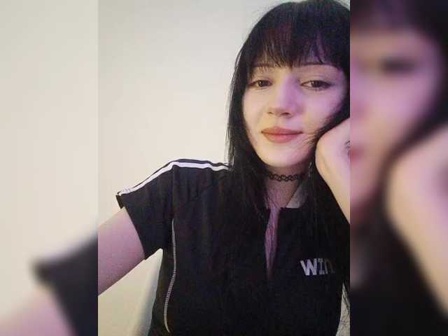 KRISTARI live cam on BongaCams