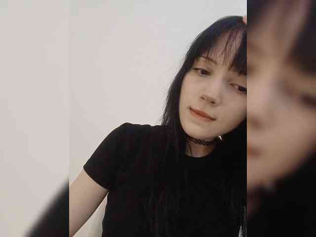 KRISTARI Live Webcam on BongaCams