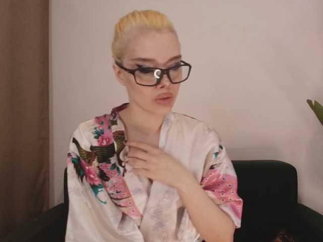 MsMelania live cam on BongaCams