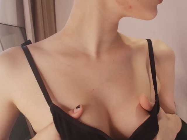 MsMelania live cam on BongaCams