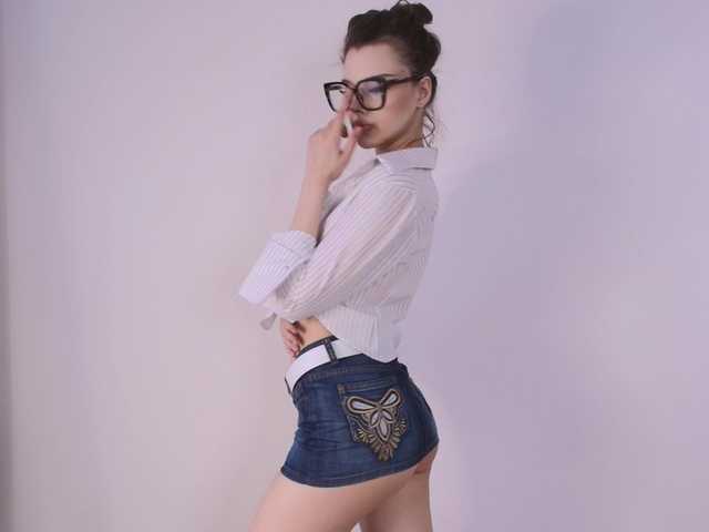 MsMelania live cam on BongaCams