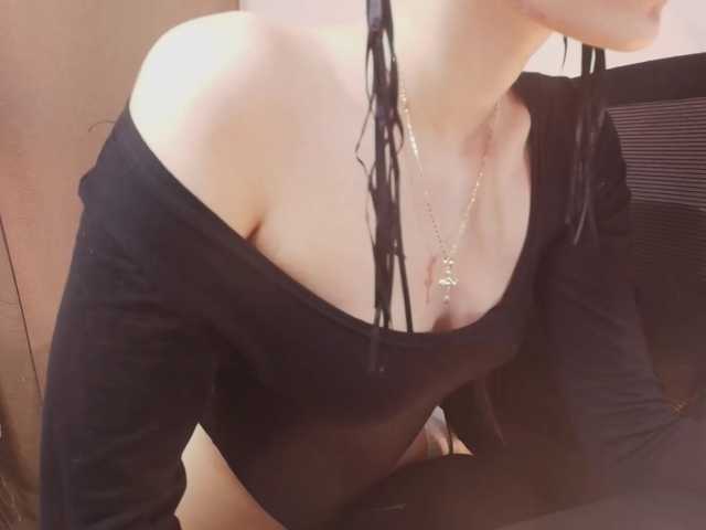 MsMelania live cam on BongaCams