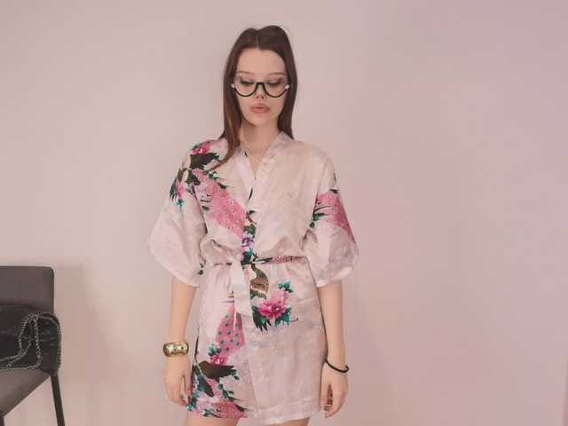 MsMelania live cam on BongaCams