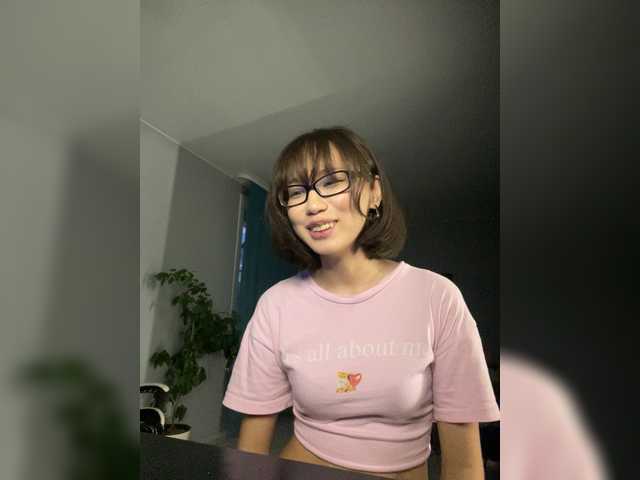 Adadollll live webcam show