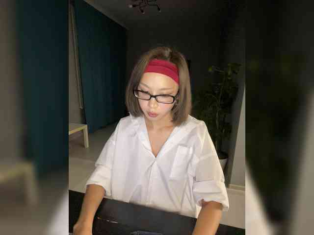 Adadollll webcam