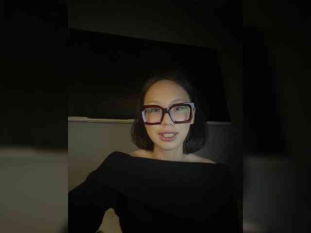Adadollll webcam