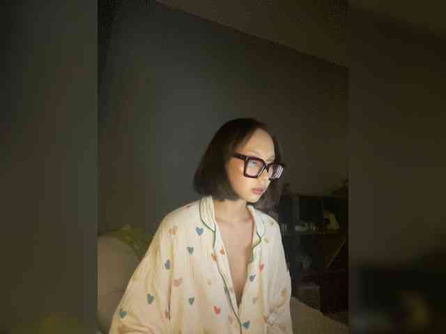 Adadollll webcam